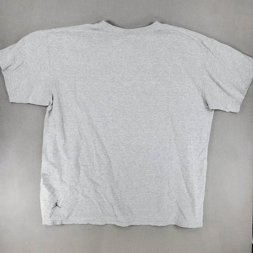 Air Jordan Graphic T Shirt XL Gray Short Sleeve Sneakers History Collection‎